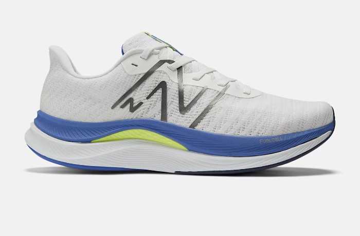 New Balance FuelCell Propel v4